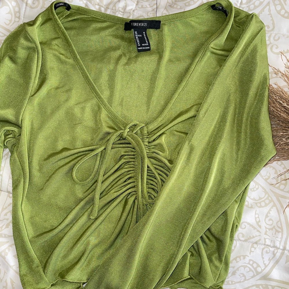 Green cropped long sleeve